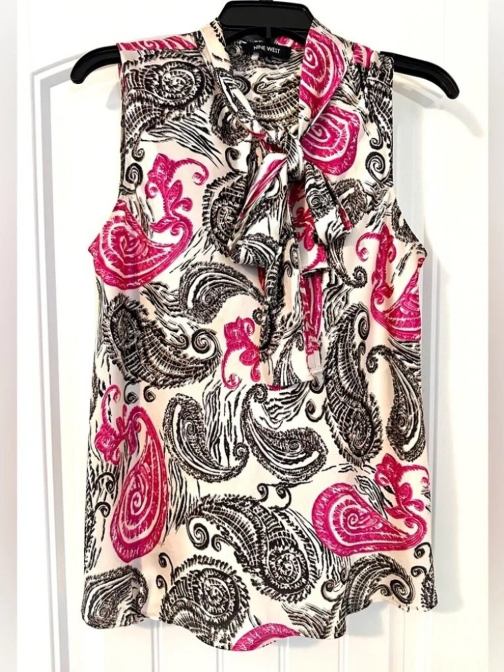 Nine West Sleeveless Paisley Tie Neck Blouse Pink Black Ivory Large - Like New! - Picture 2 of 5
